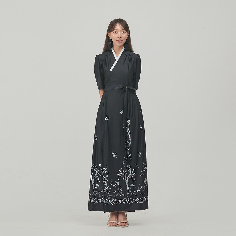 Willow Mother-of-pearl Injeolmi Hanbok Dress [Black]