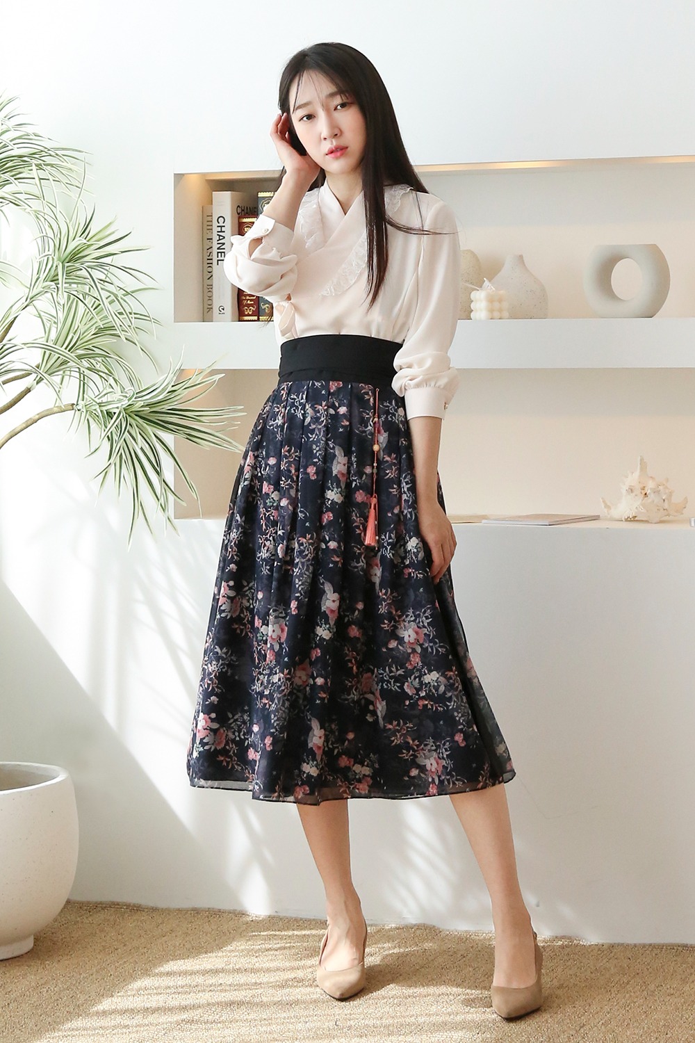Jela Flower Waist Skirt [Black]