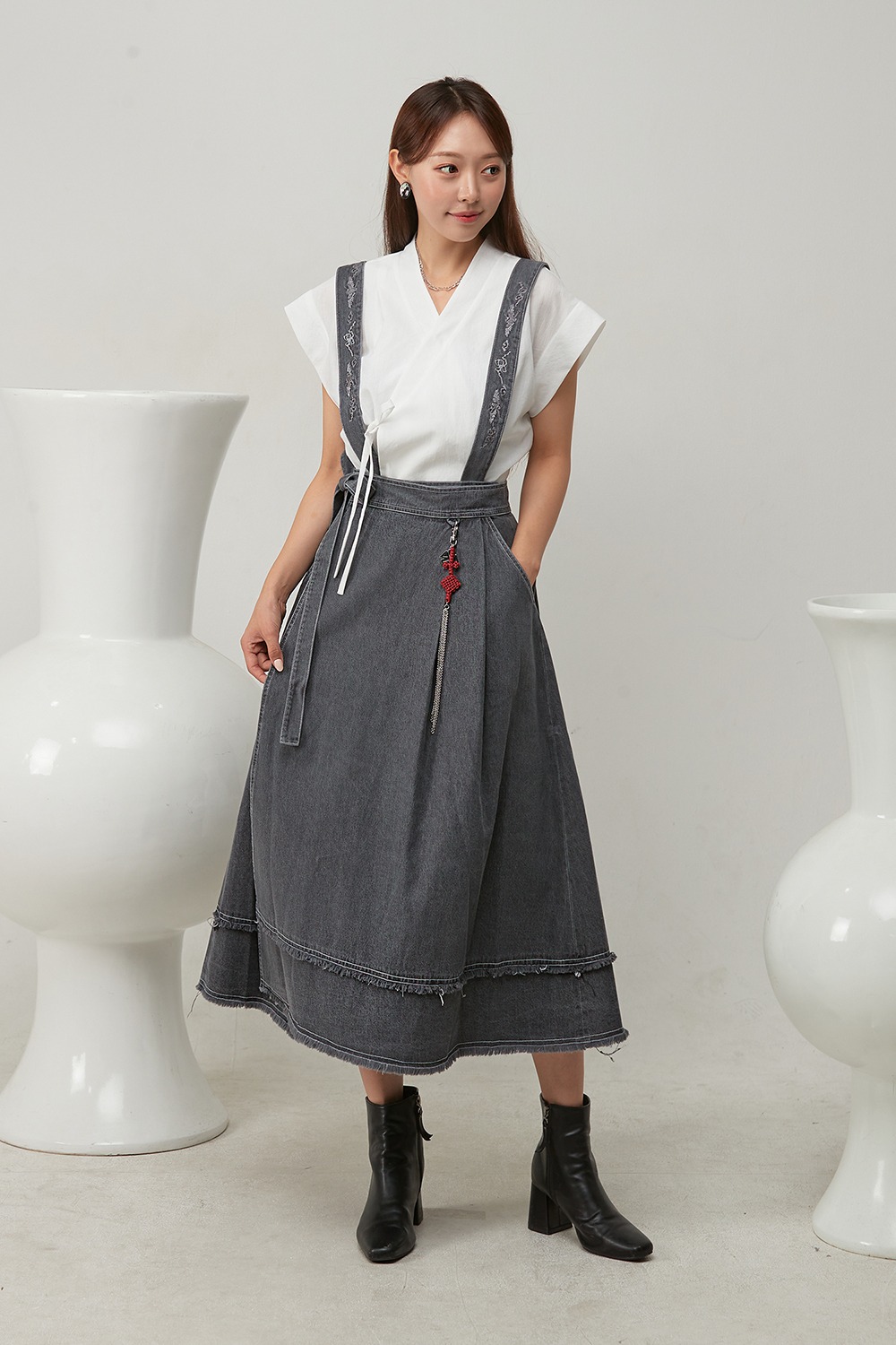 Un Hak Hanbok Jean Skirt [Black] Pre-order