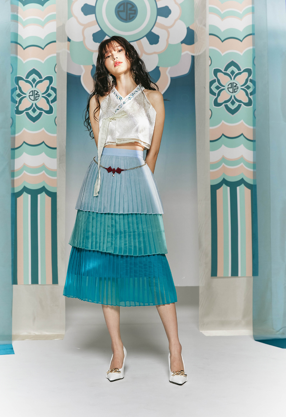 long skirt model image-S11L14