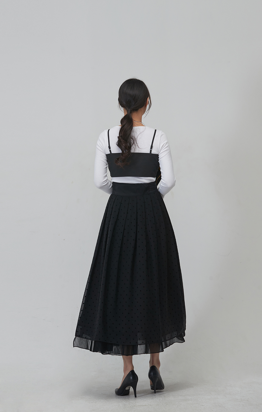 long skirt model image-S16L4
