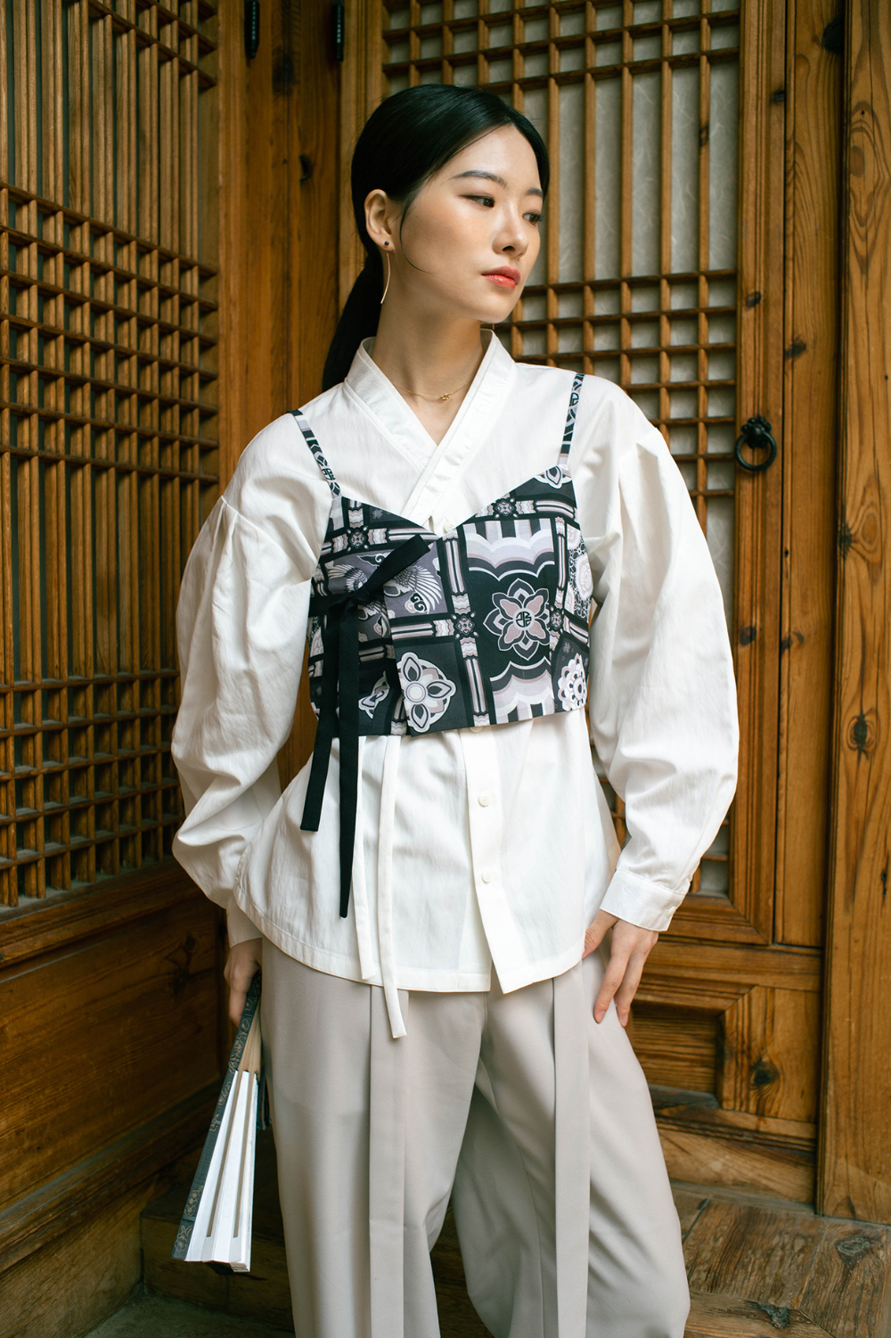 blouse model image-S14L5