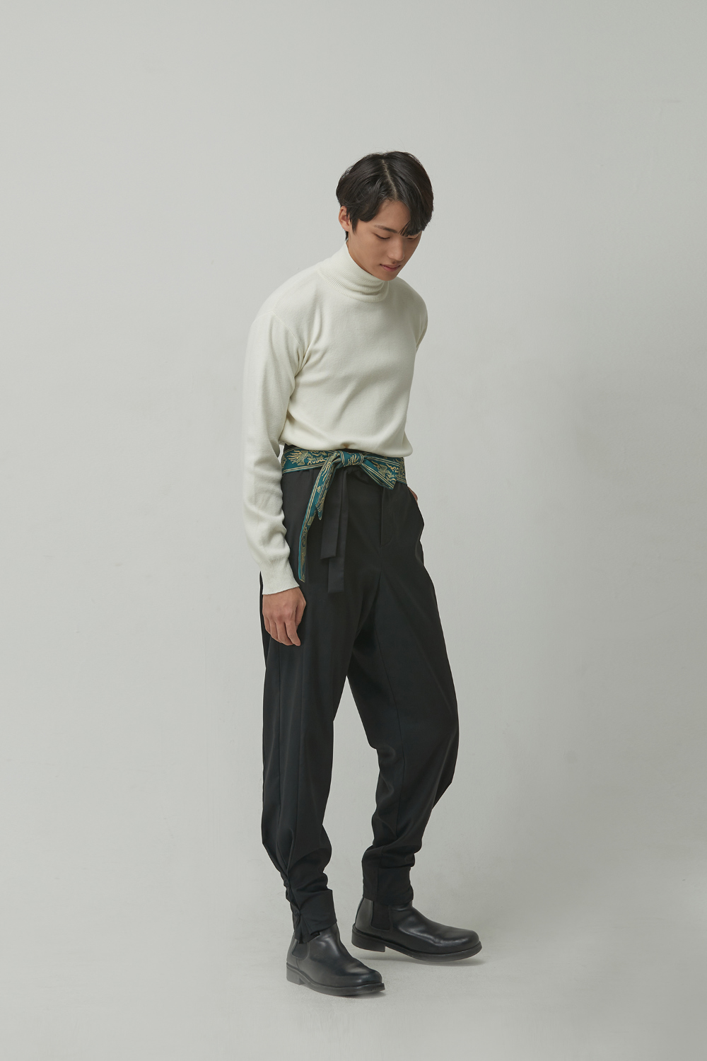 Pants model image-S24L5