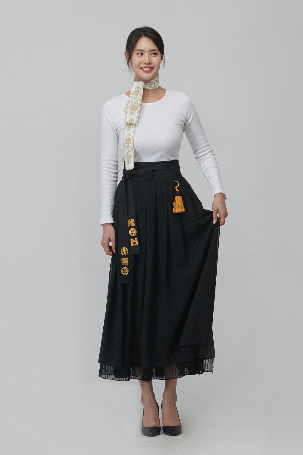 long skirt model image-S20L1