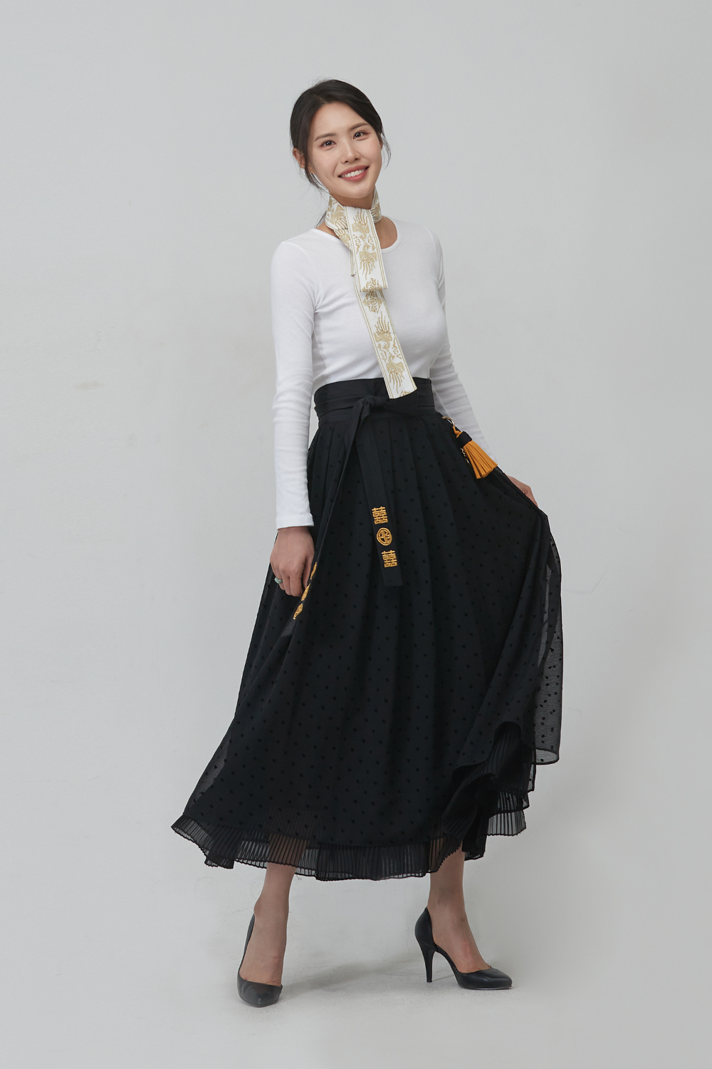 long skirt model image-S20L3