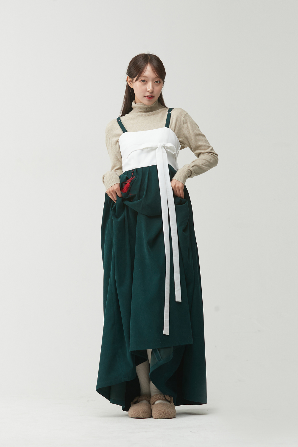 long skirt model image-S63L2
